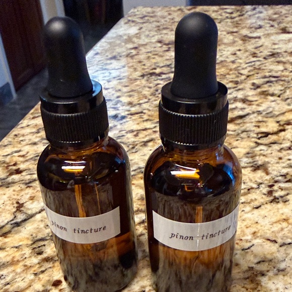 Piñon tincture by Desert Collective Shop - hand crafted with Pump Dispenser. - Picture 2 of 2